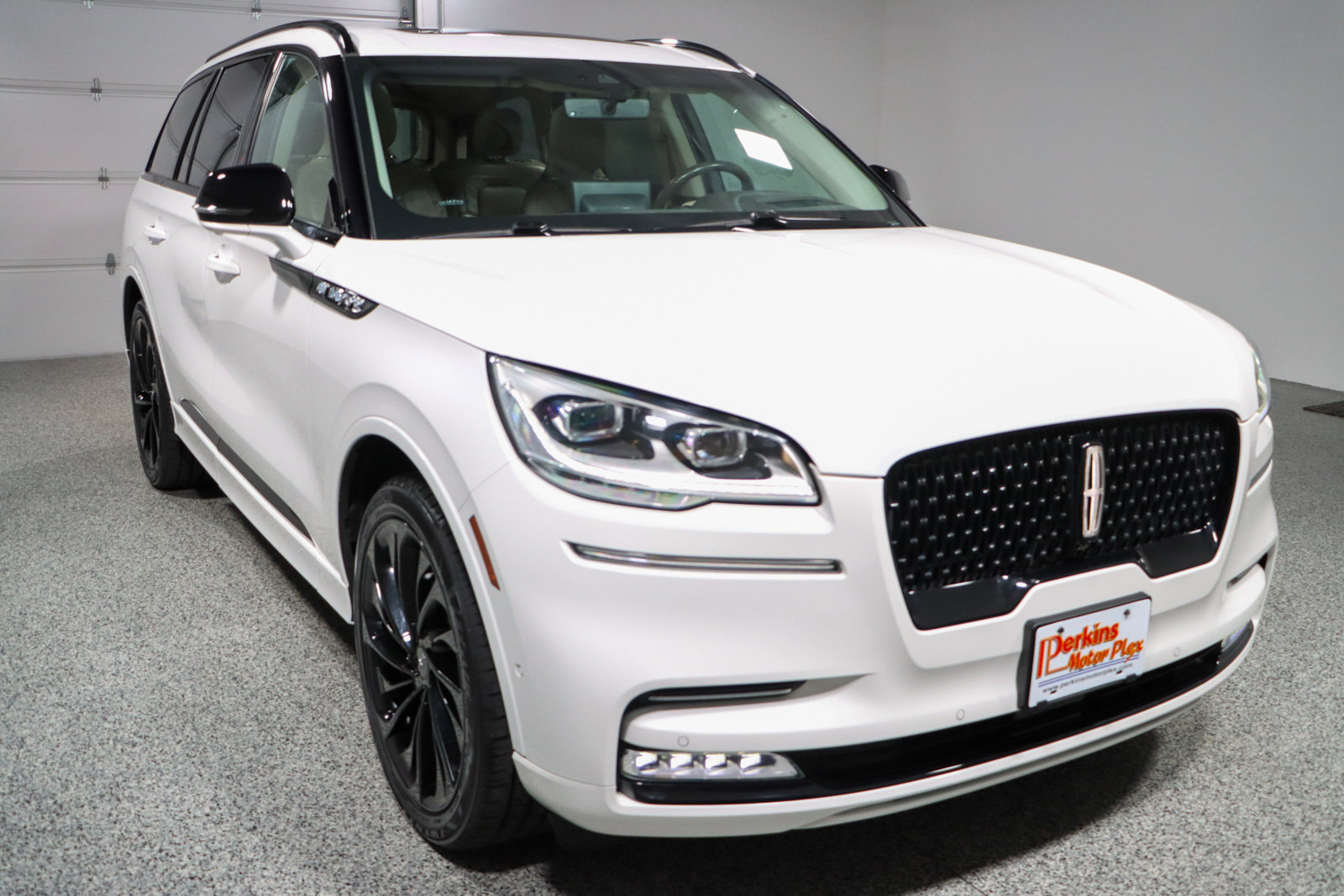 Used 2023 Lincoln Aviator Reserve w/ Equipment Group 201A AWD/4WD image 5