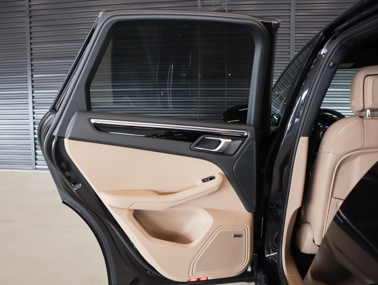 Certified 2023 Porsche Macan image 24