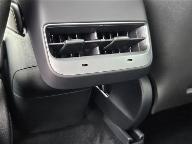 Used 2024 Tesla Model Y Performance image 18