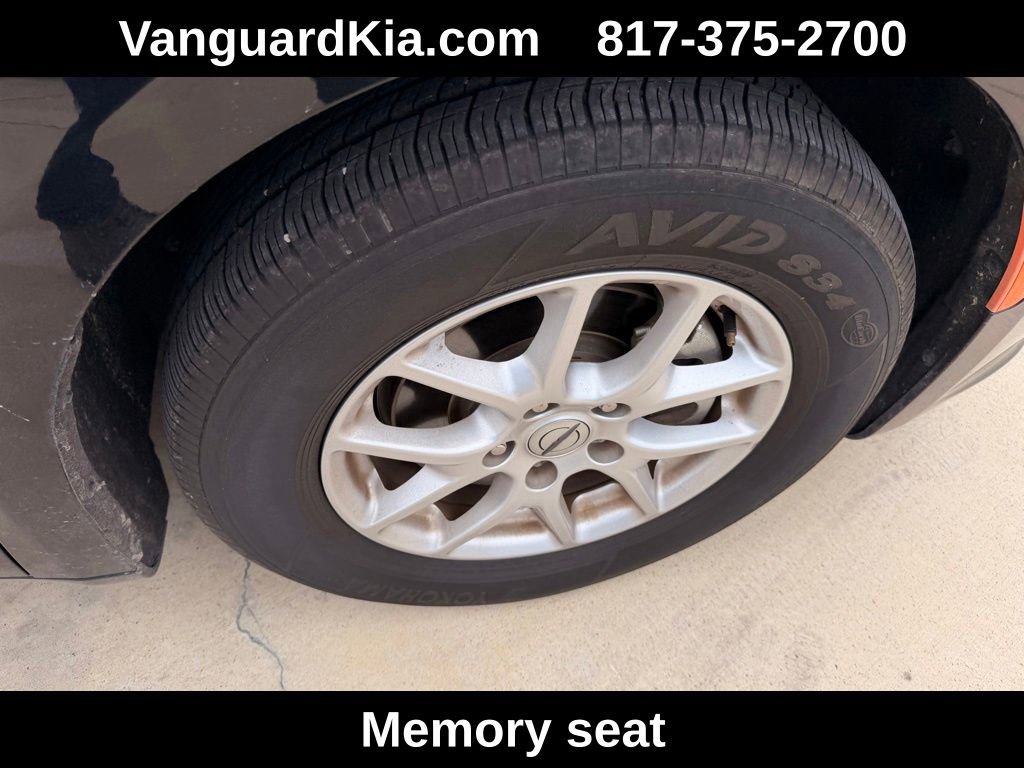 Used 2023 Chrysler Pacifica Touring-L FWD image 11