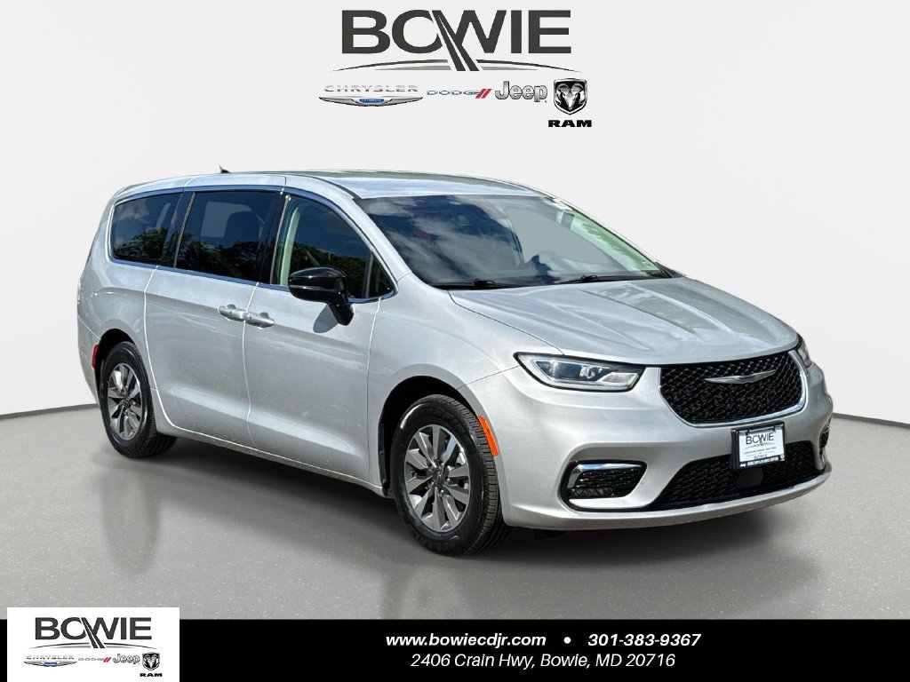 Used 2024 Chrysler Pacifica Limited