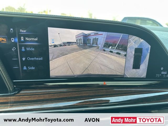 Used 2023 Cadillac Escalade Premium Luxury image 25