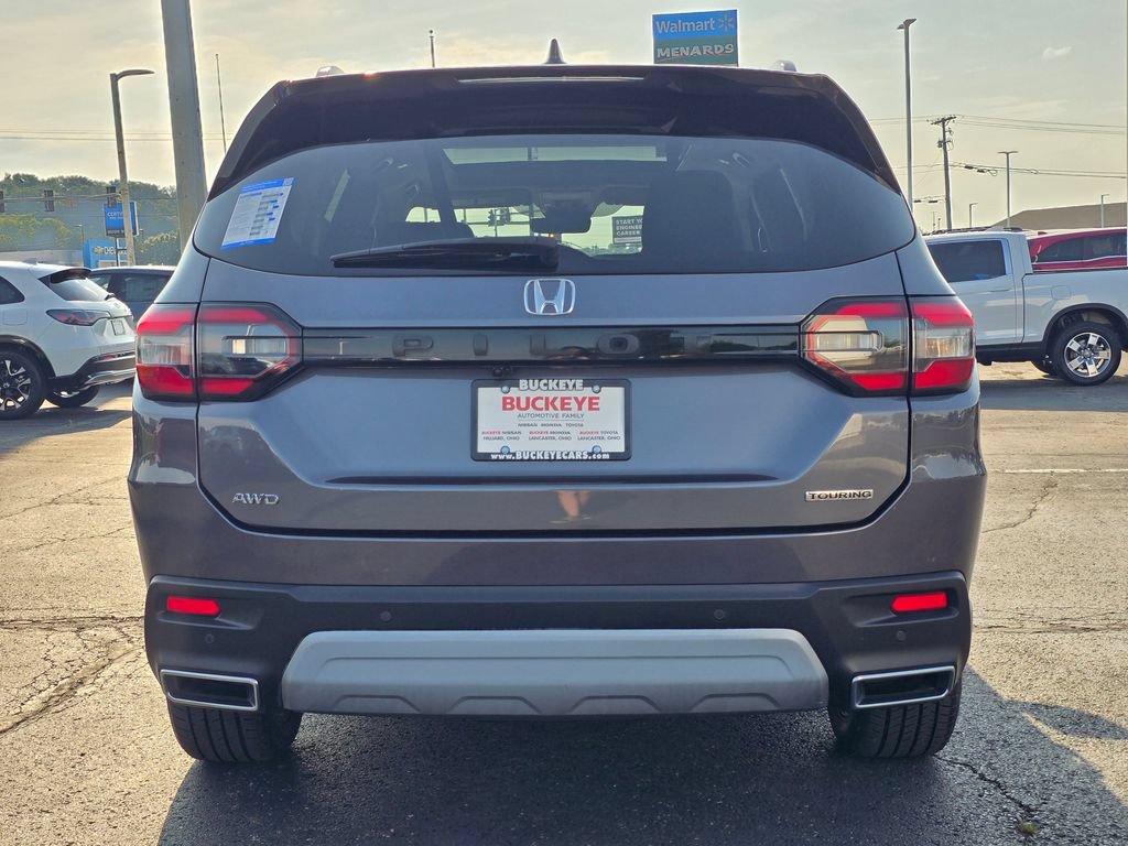 Certified 2023 Honda Pilot Touring image 7