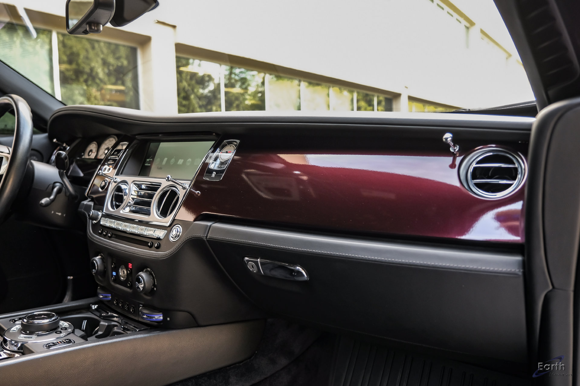 Used 2016 Rolls-Royce Wraith RWD image 48