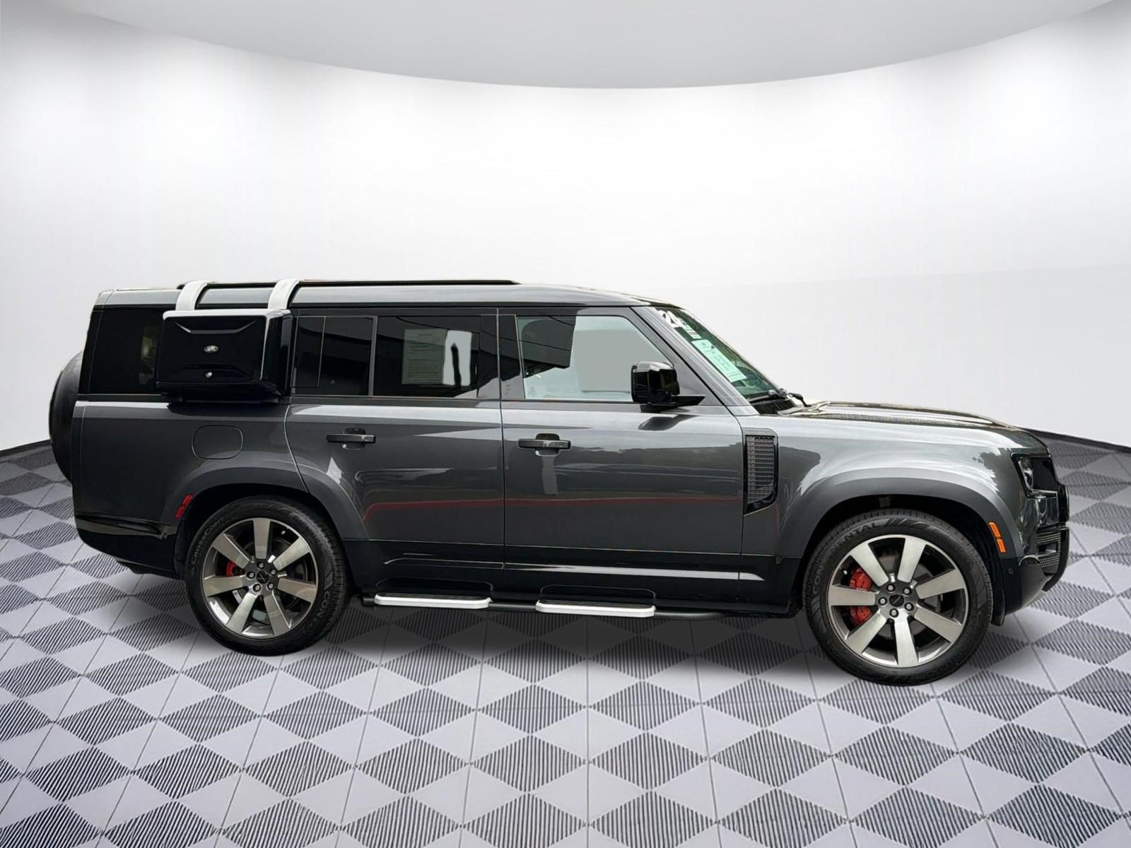 Used 2024 Land Rover Defender 130 X AWD/4WD image 8