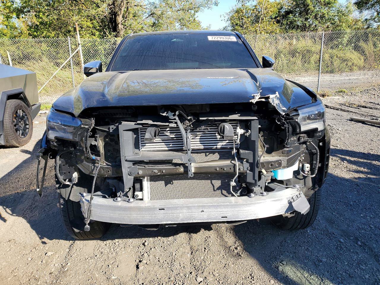 Used 2025 Toyota Tacoma Limited AWD/4WD image 2