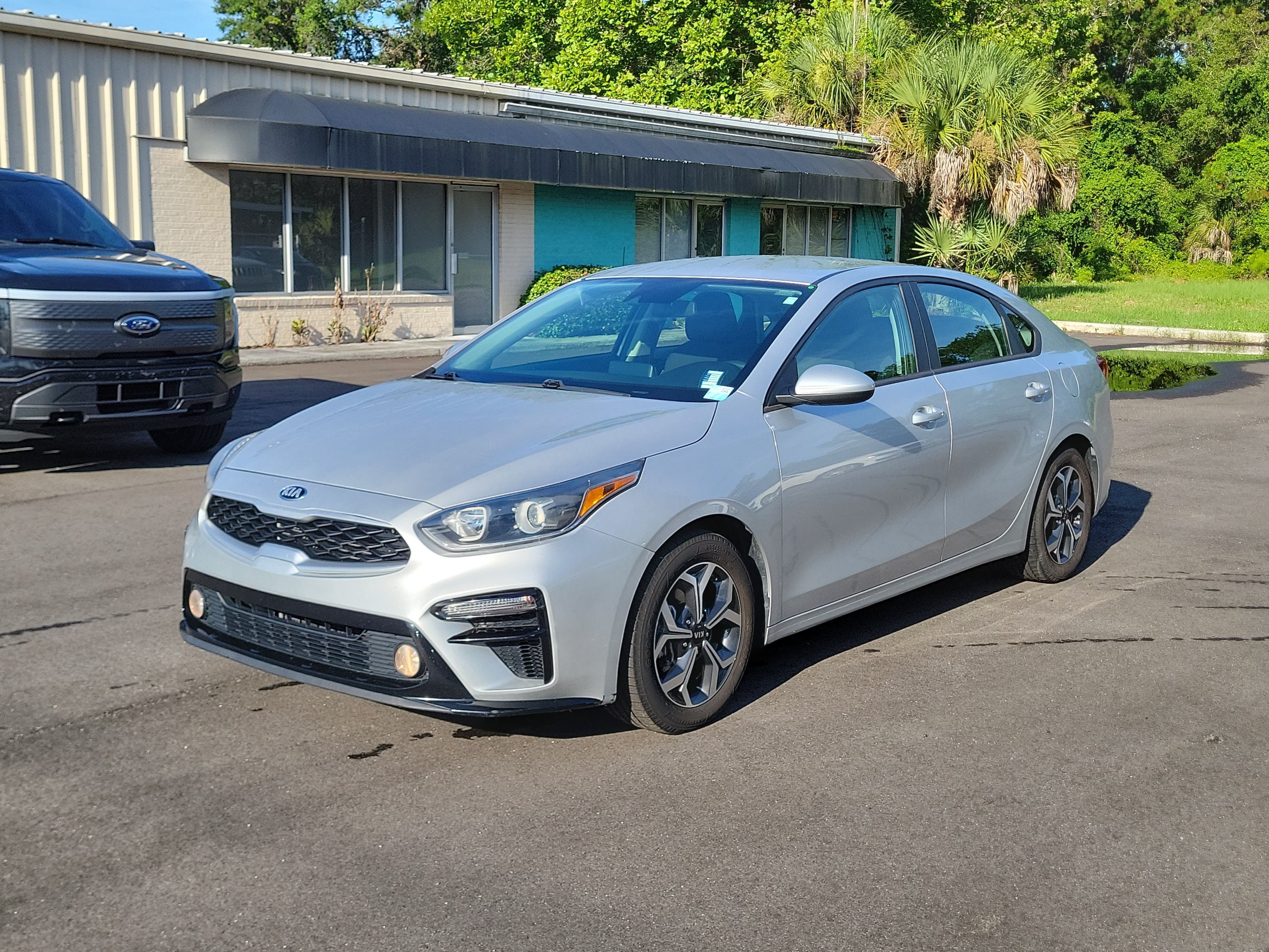 Used 2020 Kia Forte LXS FWD image 3