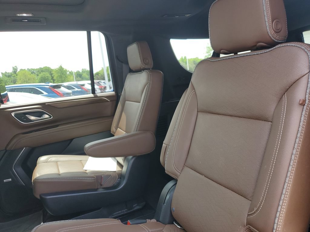 Used 2021 Chevrolet Suburban High Country AWD/4WD image 33