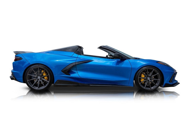Used 2024 Chevrolet Corvette Stingray Premium Conv w/ Stealth Interior Trim Package RWD image 2