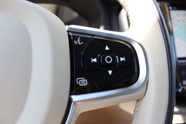Certified 2023 Volvo XC60 B5 Plus w/ Climate Package AWD/4WD image 31
