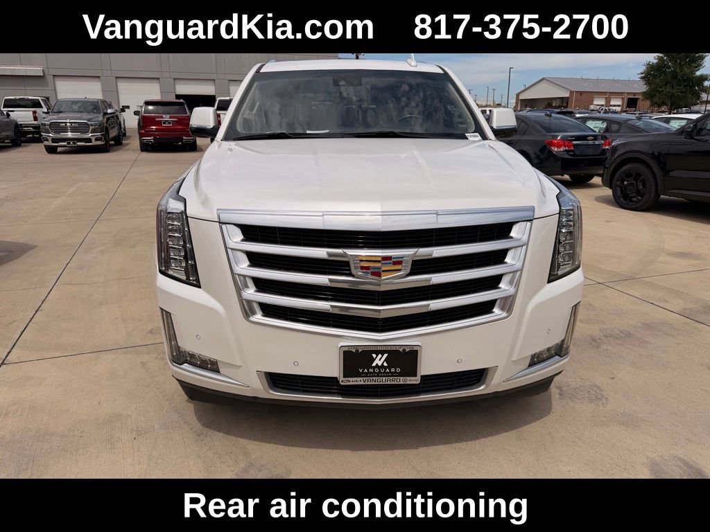 Used 2020 Cadillac Escalade Luxury AWD/4WD image 7