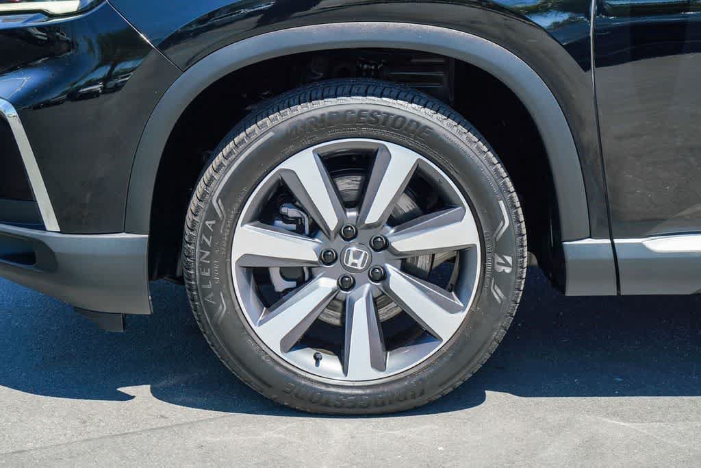 Used 2024 Honda Pilot Touring image 9