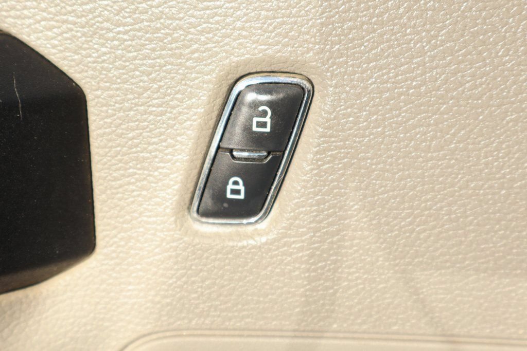 Used 2018 Ford F350 XL w/ Power Equipment Group RWD image 17