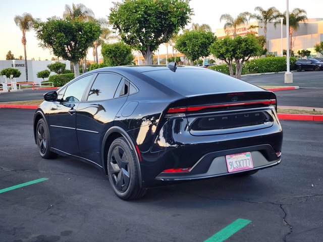 Used 2024 Toyota Prius LE FWD image 8