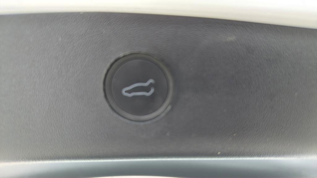 Used 2023 Tesla Model 3 Standard Range image 15