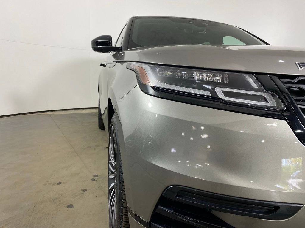 Used 2022 Land Rover Range Rover Velar R-Dynamic S image 11