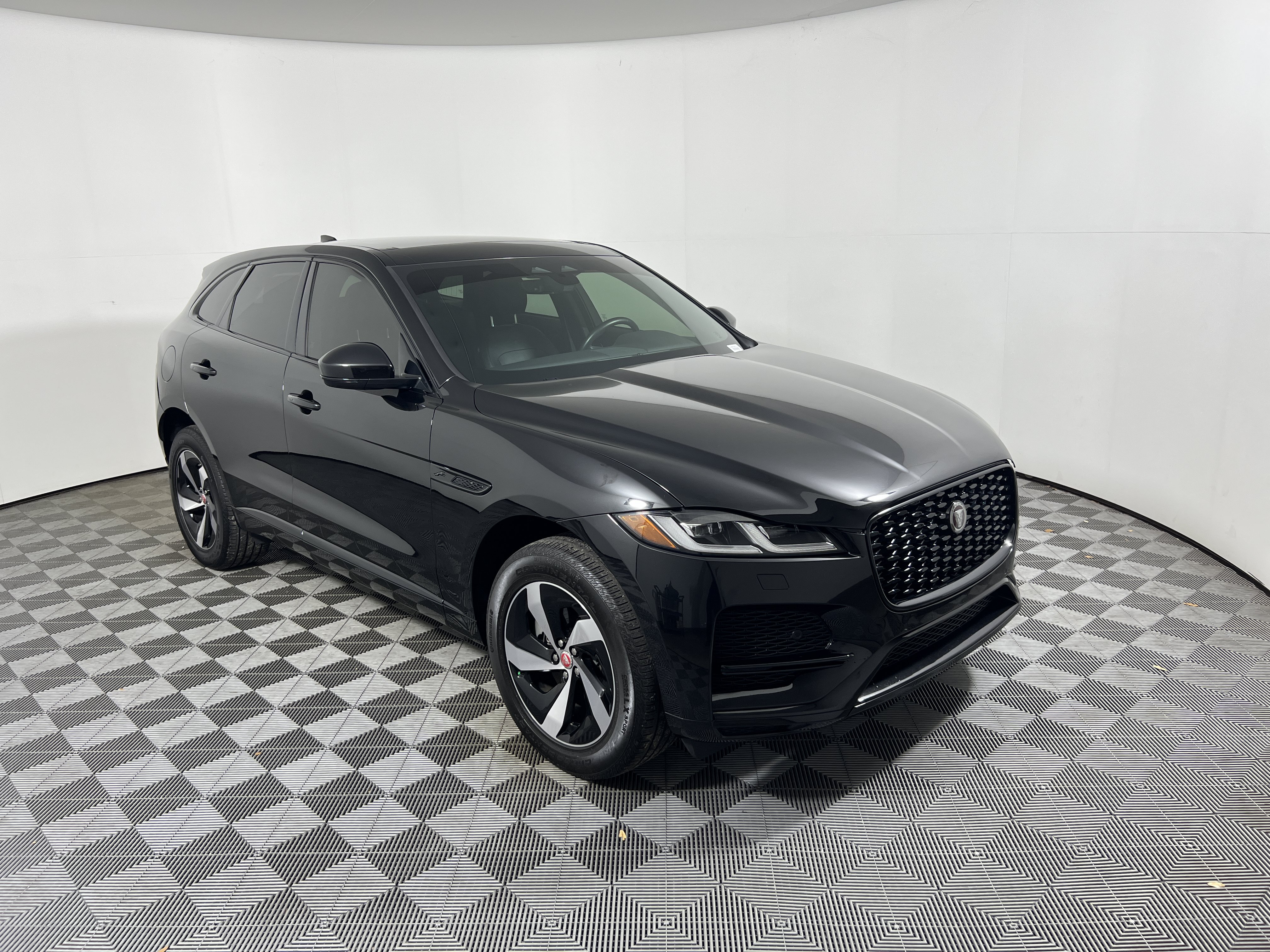 Used 2022 Jaguar F-PACE S AWD/4WD image 7