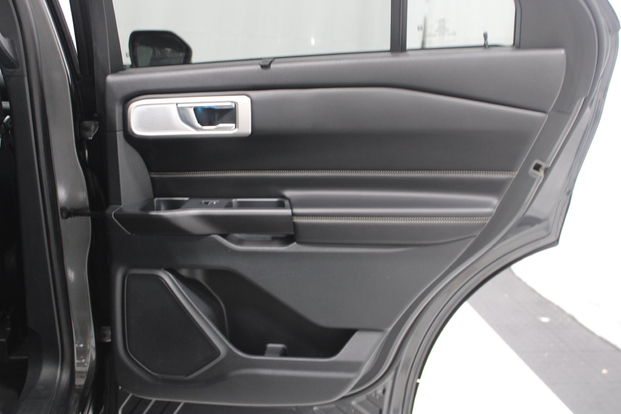 Used 2020 Ford Explorer ST w/ Premium Technology Package AWD/4WD image 18