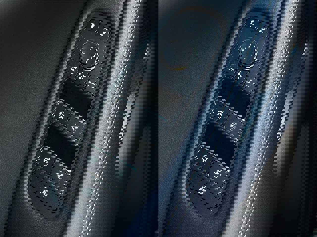 New 2026 INFINITI QX60 Sport w/ Dark Cargo Package image 23