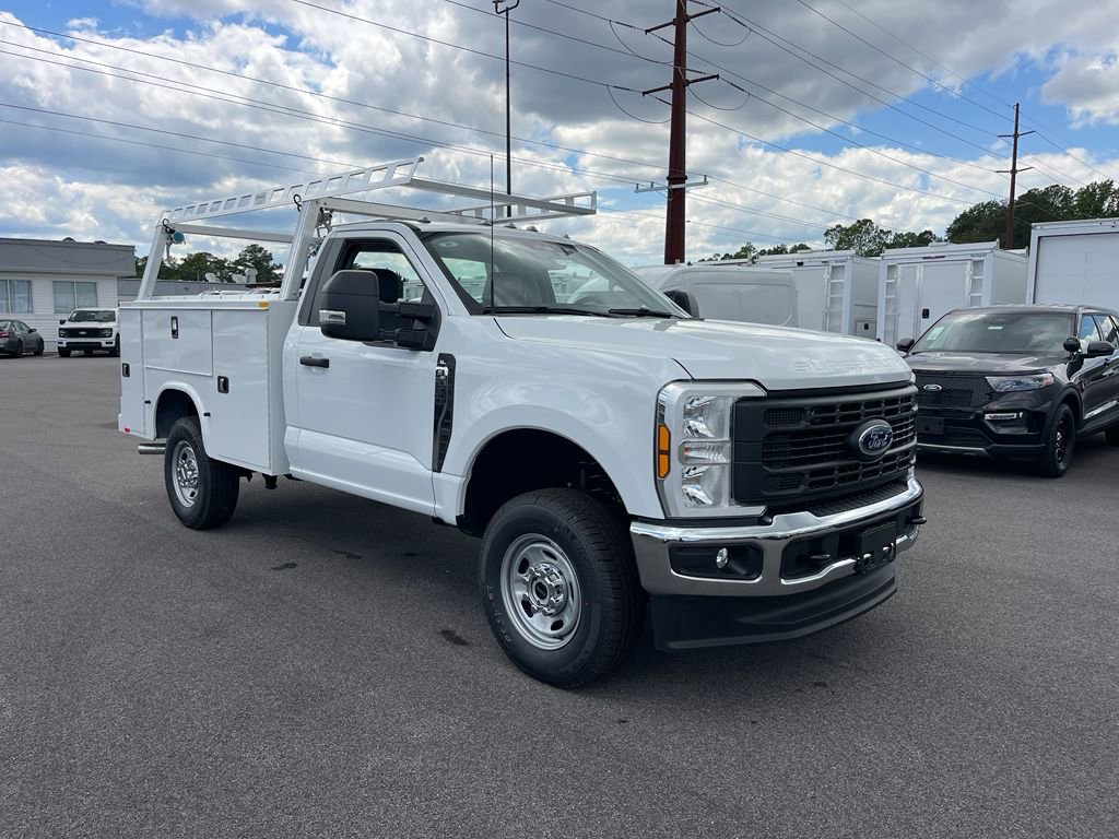 New 2025 Ford F250 XL w/ XL Chrome Package image 4