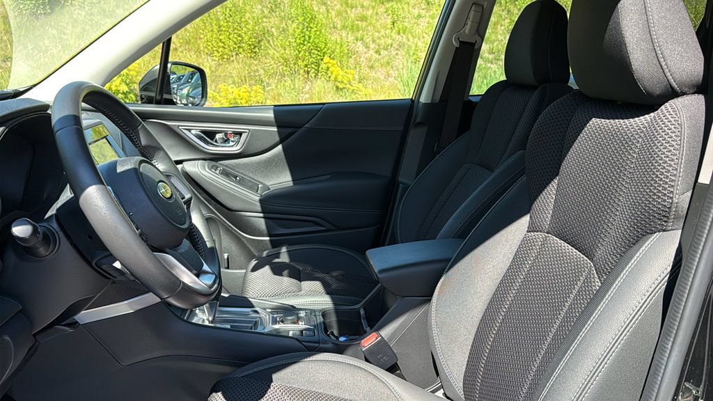 Certified 2023 Subaru Forester Premium AWD/4WD image 10