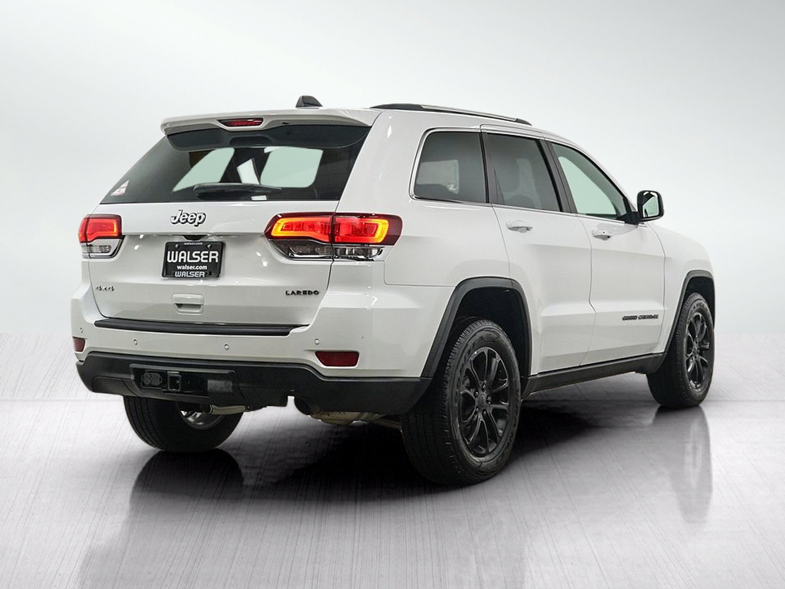 Used 2021 Jeep Grand Cherokee Laredo X AWD/4WD image 5