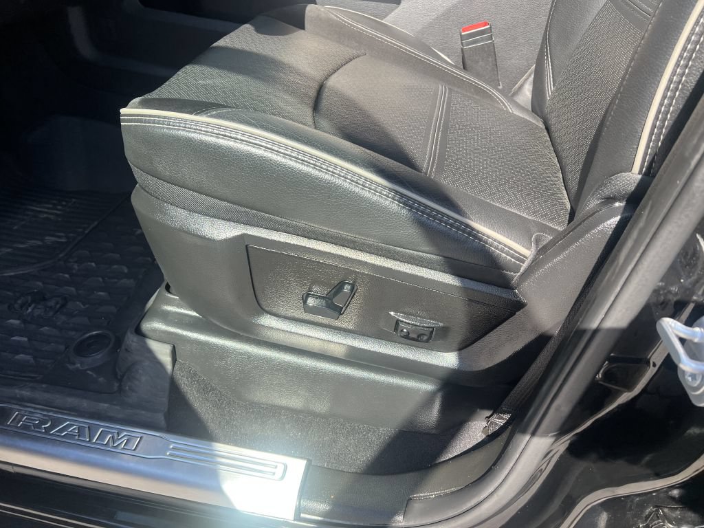 Used 2020 RAM 3500 Laramie AWD/4WD image 24