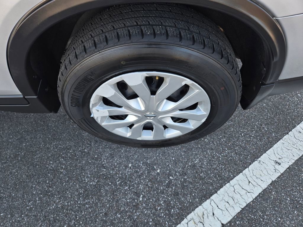 Used 2019 Nissan Rogue S image 12