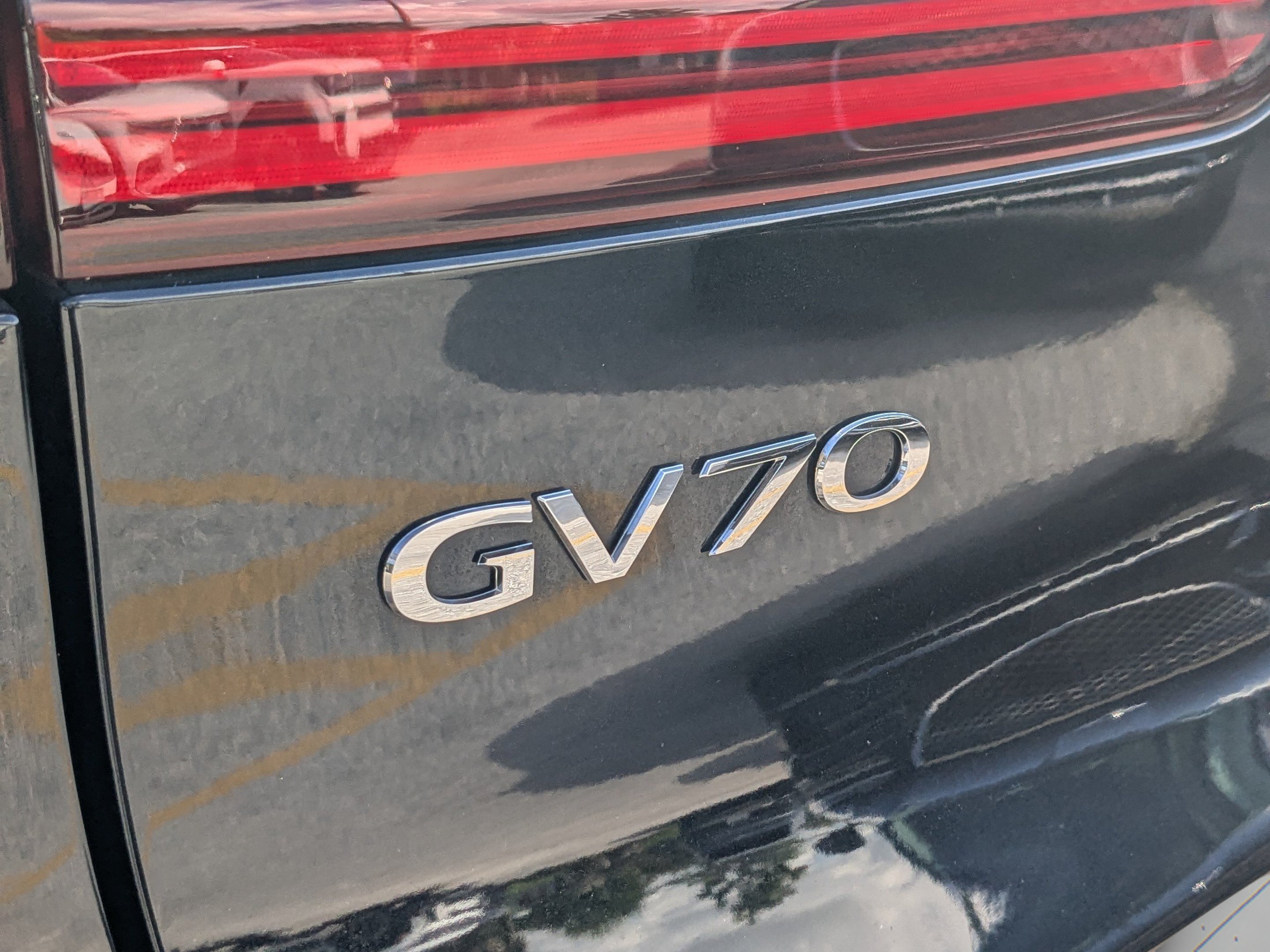 Used 2023 Genesis GV70 2.5T w/ Advanced Package AWD/4WD image 14