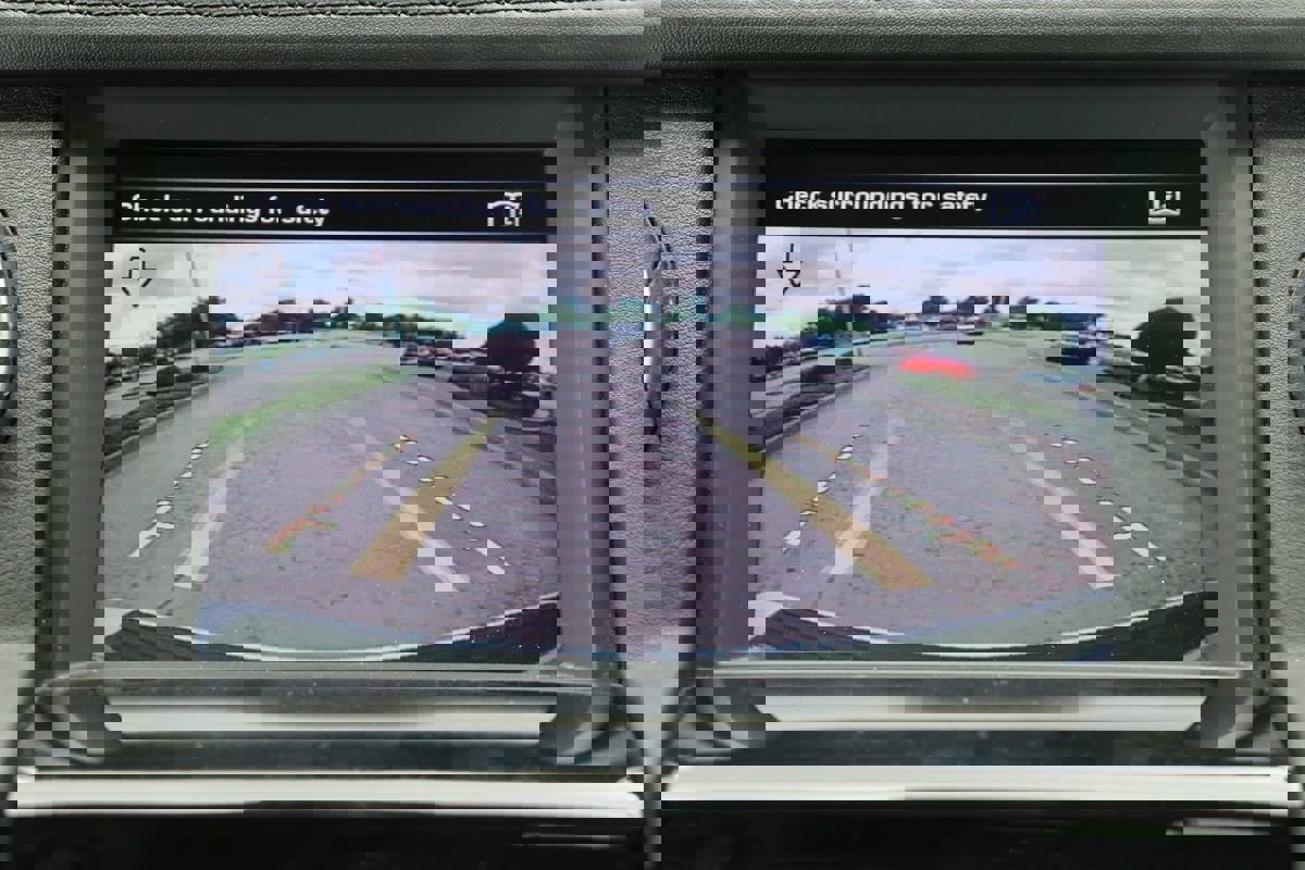 Used 2016 Land Rover LR4 HSE LUX image 25