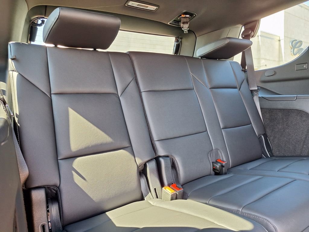 New 2026 Cadillac Escalade 2WD w/ LPO, Floor Liner Package image 27