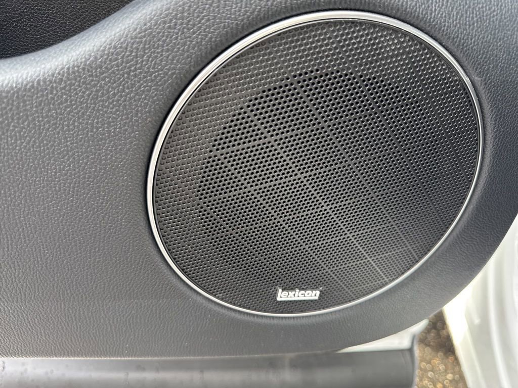 Used 2025 Genesis GV70 2.5T w/ Sport Prestige Package image 40