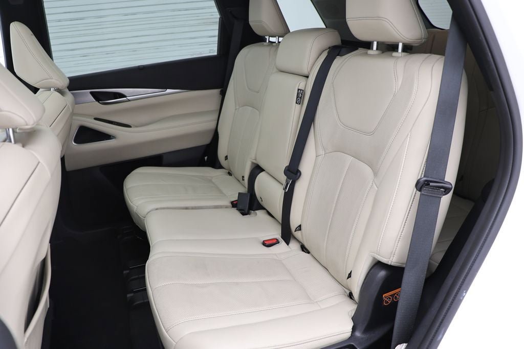 Used 2023 INFINITI QX60 Luxe w/ Performance Audio Package image 11
