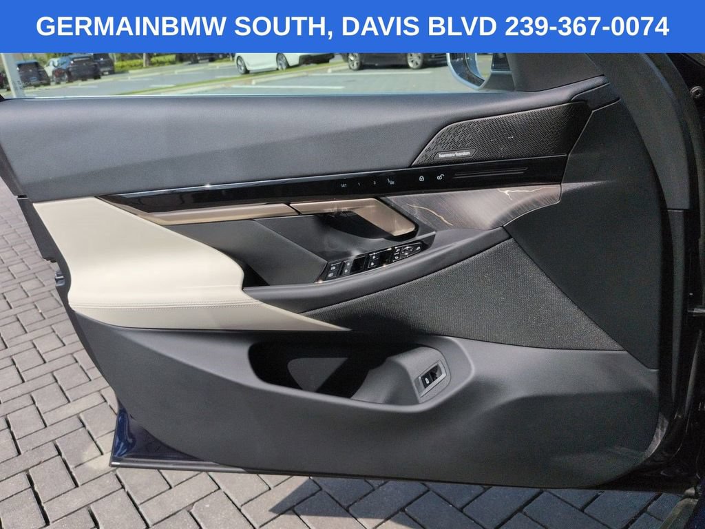 Used 2026 BMW 530i w/ Premium Package RWD image 29