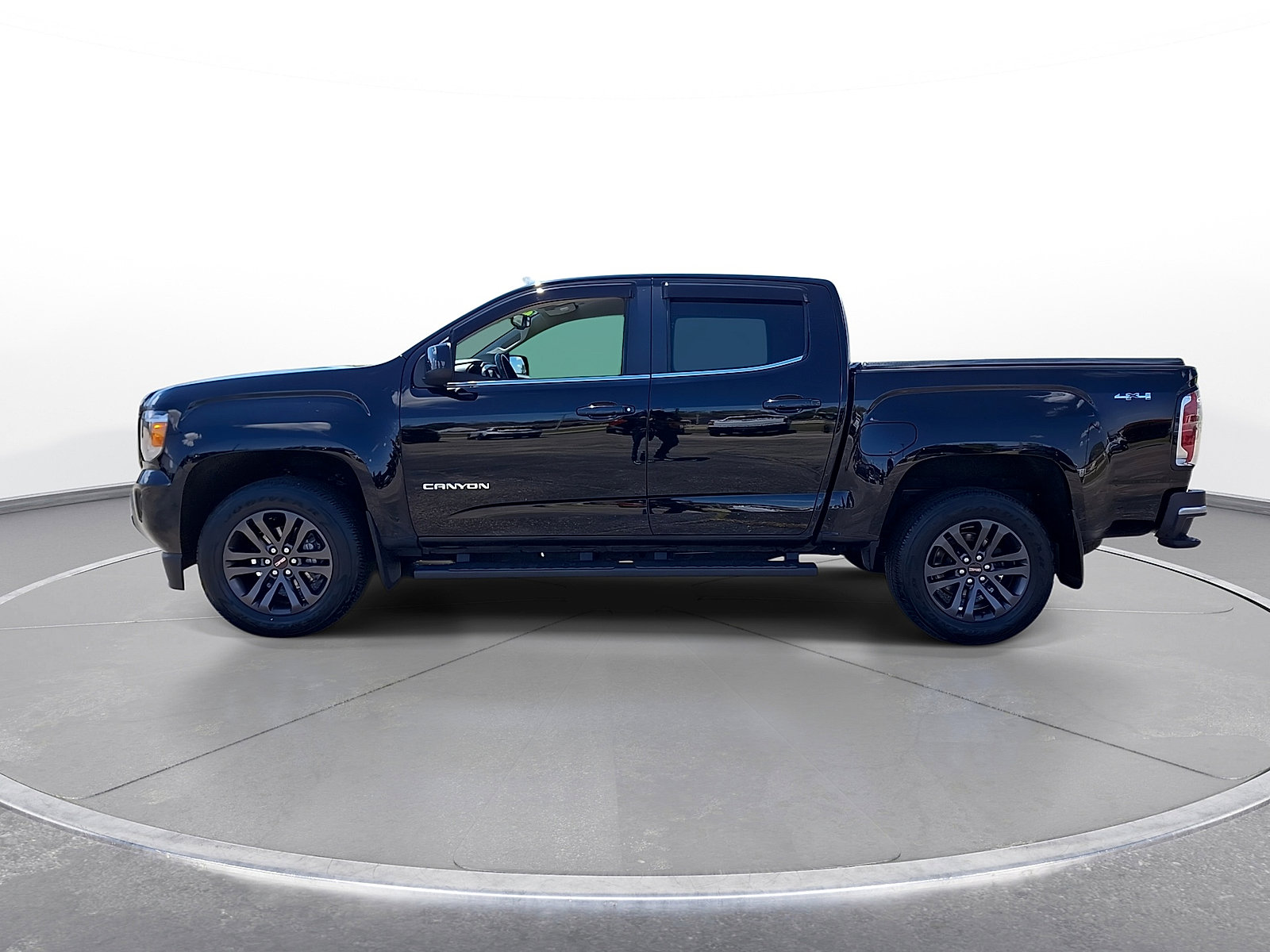 Used 2020 GMC Canyon SLE w/ Elevation Edition AWD/4WD image 5