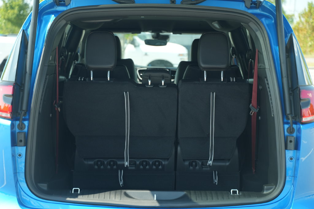 New 2027 Chrysler Pacifica Select FWD image 15
