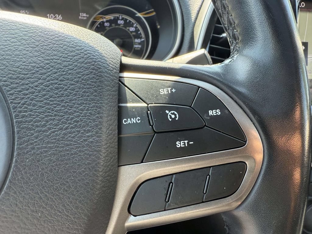 Used 2019 Jeep Cherokee Limited AWD/4WD image 24