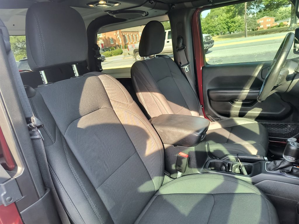 Used 2021 Jeep Wrangler Sport image 22