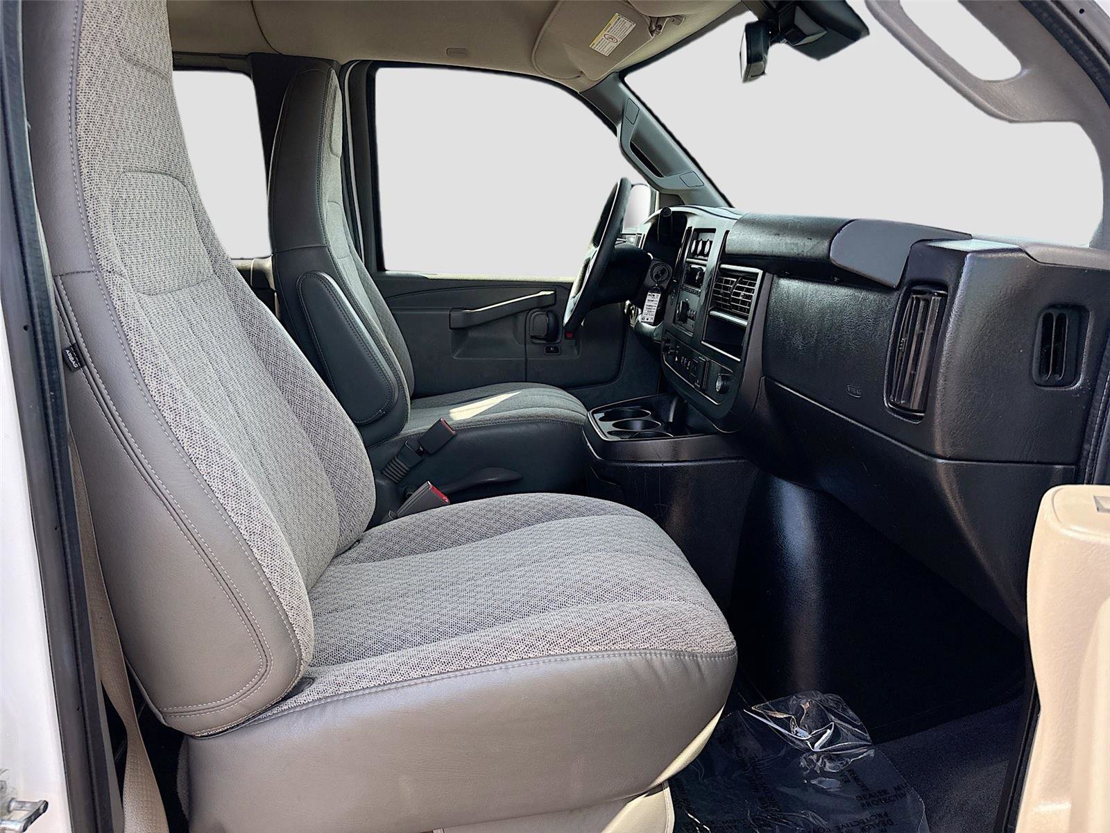 Used 2020 Chevrolet Express 3500 LT w/ LT Preferred Equipment Group image 26