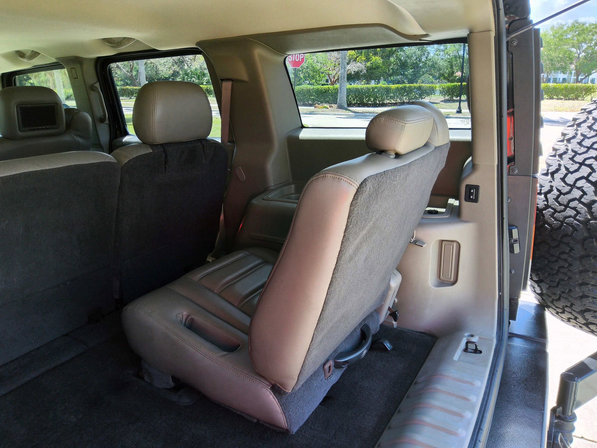 Used 2003 HUMMER H2 w/ Preferred Equipment Group image 12