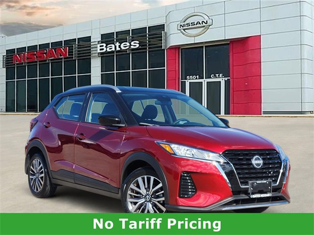 Used 2024 Nissan Kicks SV image 1