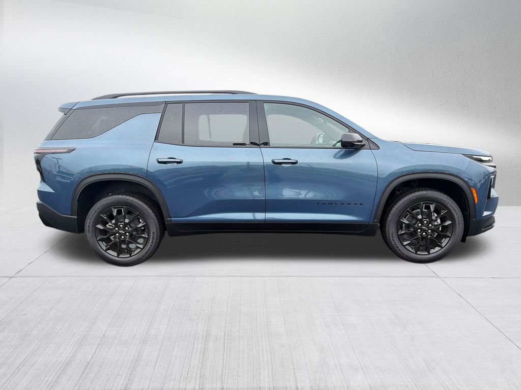 New 2026 Chevrolet Traverse LT w/ Midnight/Sport Edition image 2