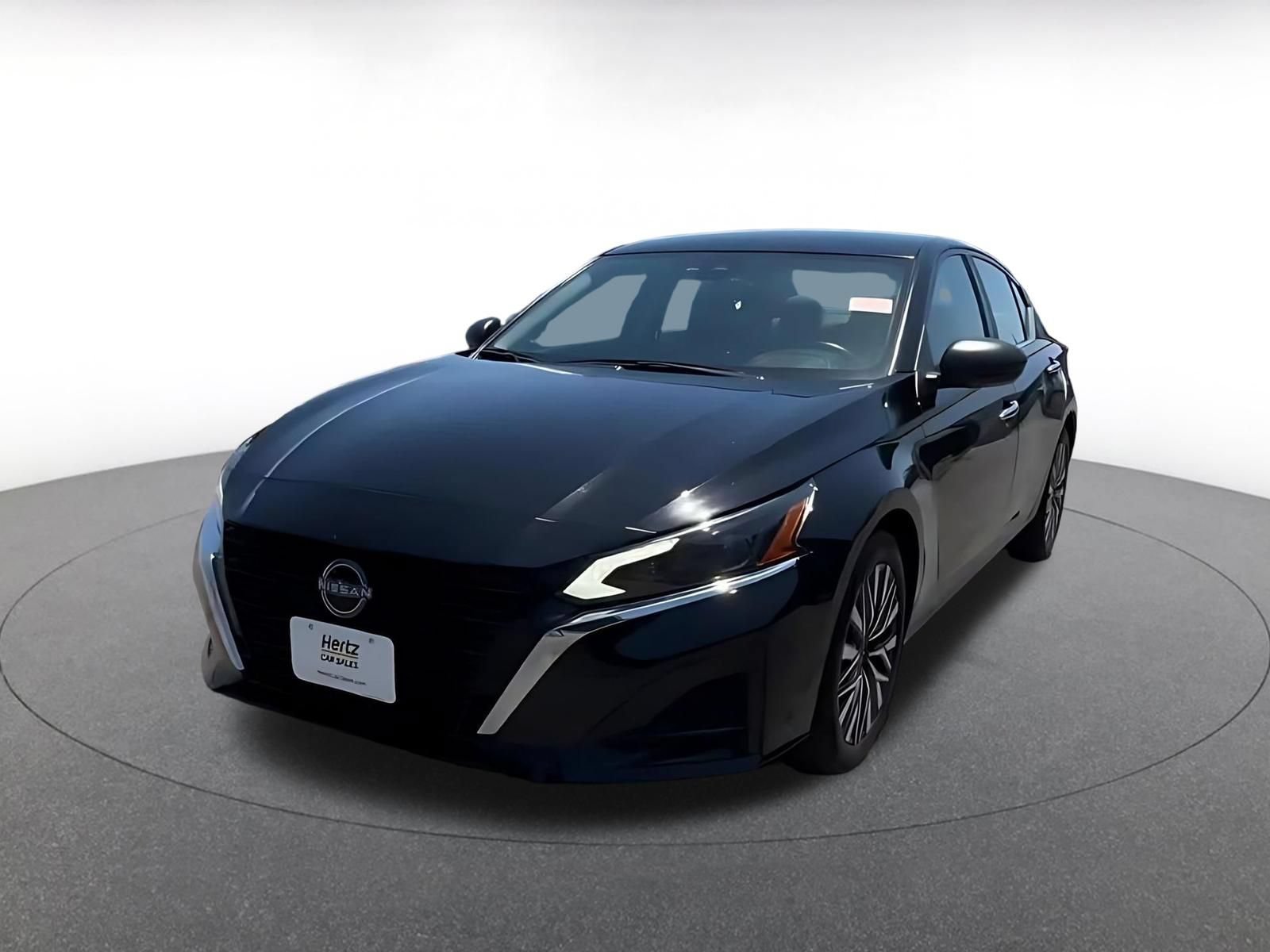 Used 2025 Nissan Altima 2.5 SV FWD image 7