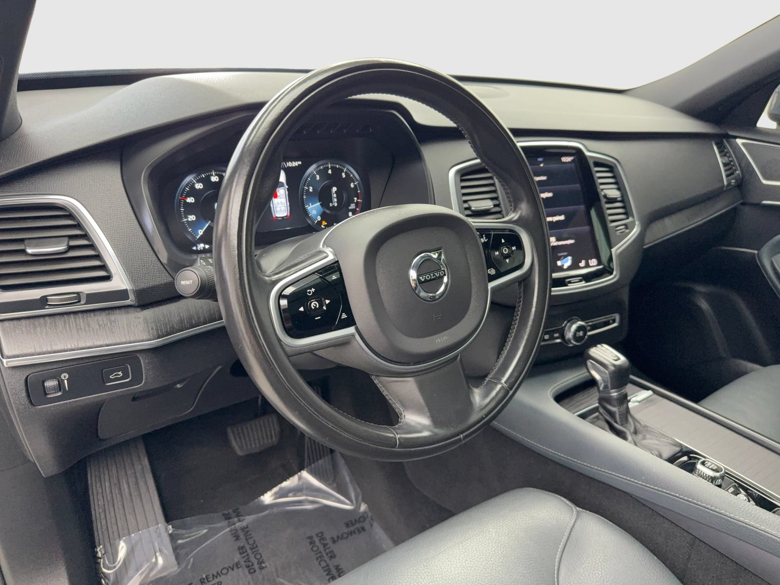 Used 2020 Volvo XC90 T6 Momentum w/ Protection Package Premier AWD/4WD image 18