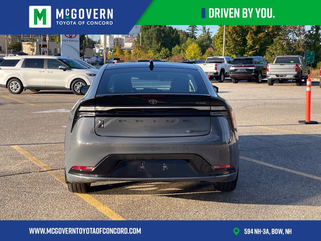 Used 2024 Toyota Prius Prime FWD image 4
