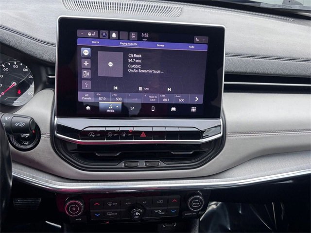 Certified 2022 Jeep Compass Limited image 21