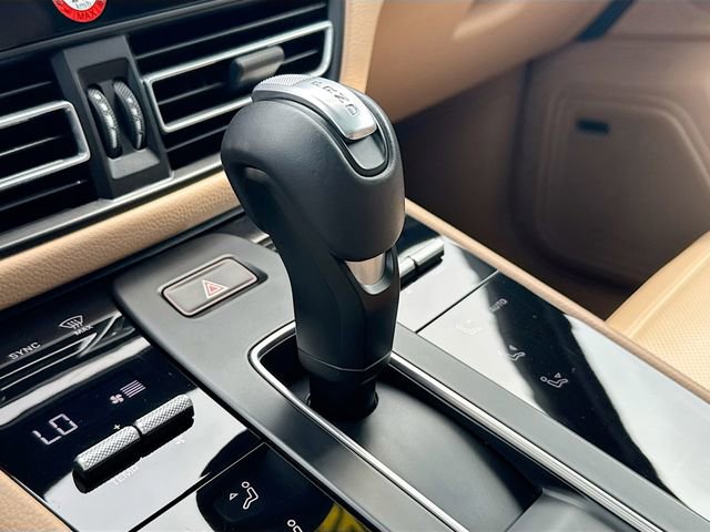 Used 2024 Porsche Macan Turbo image 19