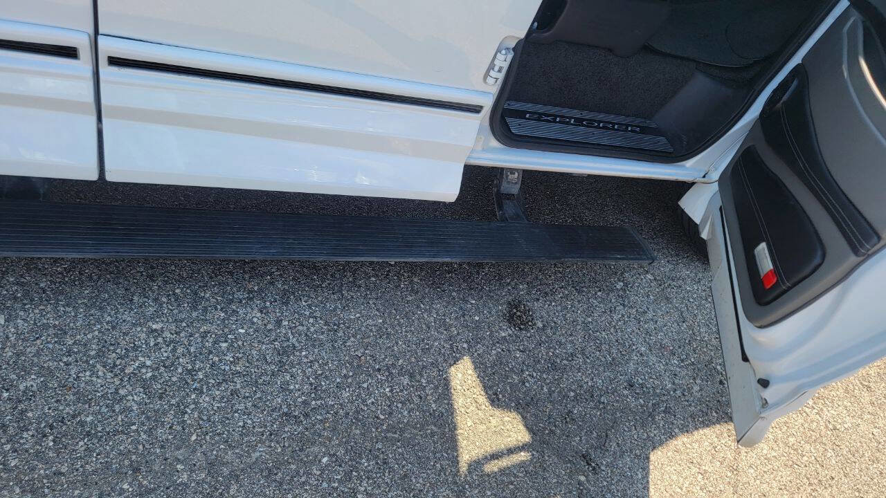 Used 2021 GMC Savana 2500 2500 3dr Cargo Van w/ Enhanced Convenience Package image 35