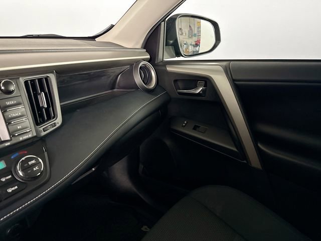 Used 2018 Toyota RAV4 XLE image 31