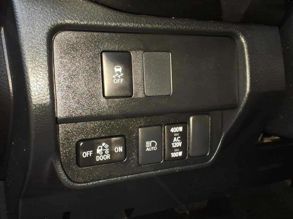 Used 2023 Toyota Tacoma TRD Off-Road image 14